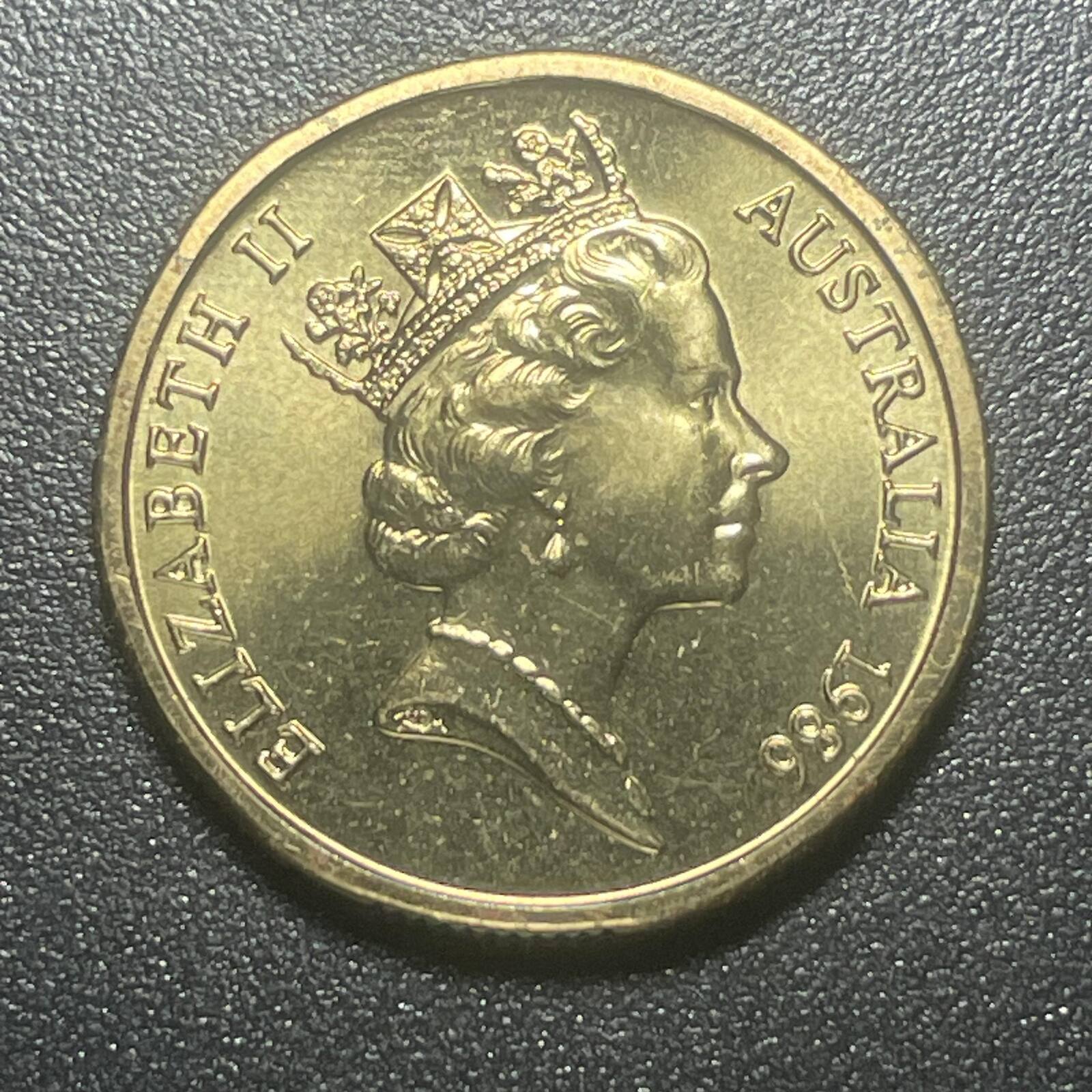 1986 $1 International Year Of Peace (Ex Mint Set Coin)
